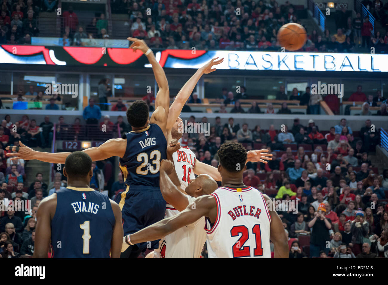 Chicago, USA. 27 December 2014. New Orleans Pelicans play the Chicago Bulls at the United Center