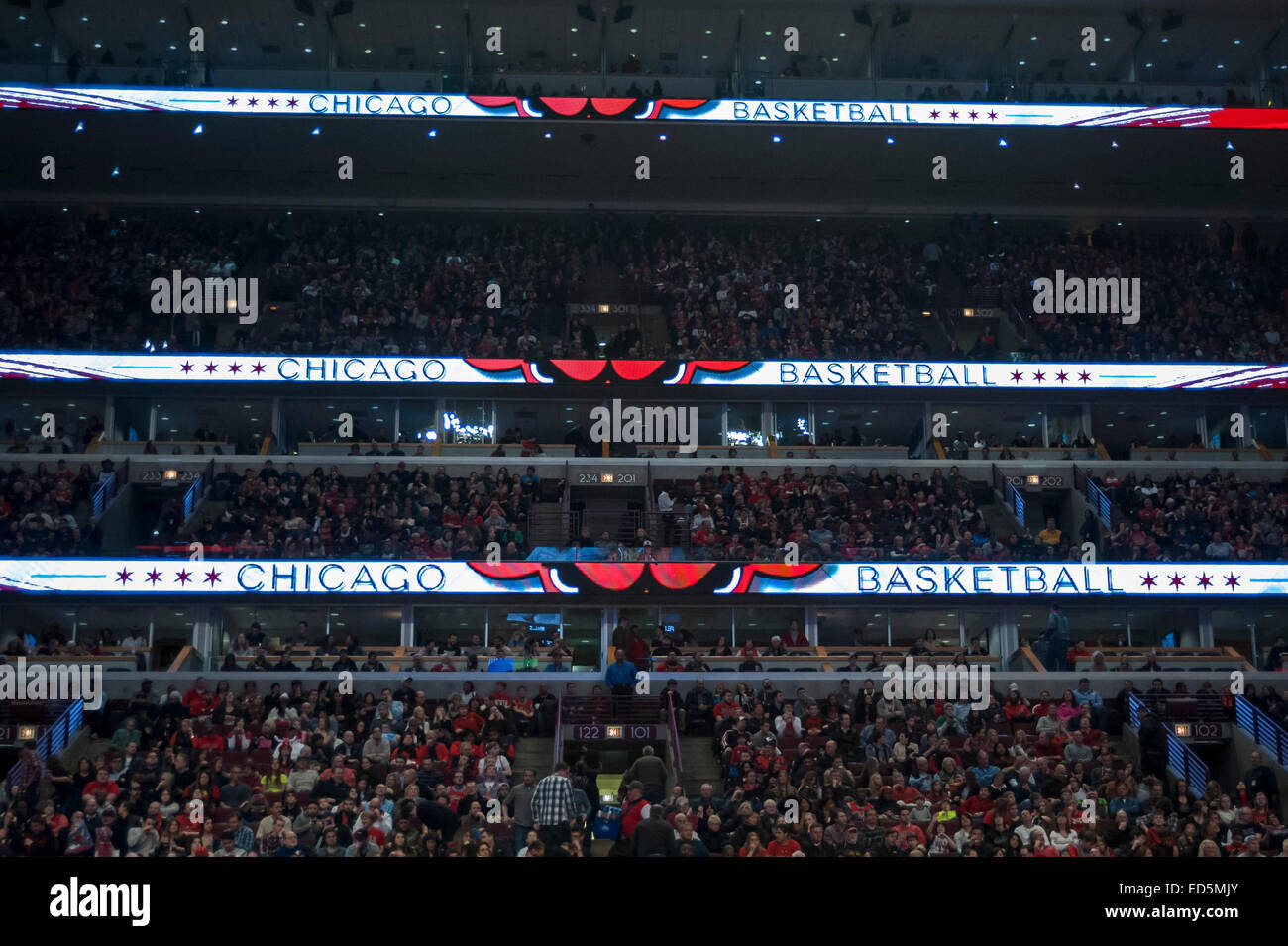 Chicago, USA. 27 December 2014.  New Orleans Pelicans play the Chicago Bulls at the United Center.  Final score, Pelicans 100, Bulls 107. Credit:  Stephen Chung/Alamy Live News Stock Photo