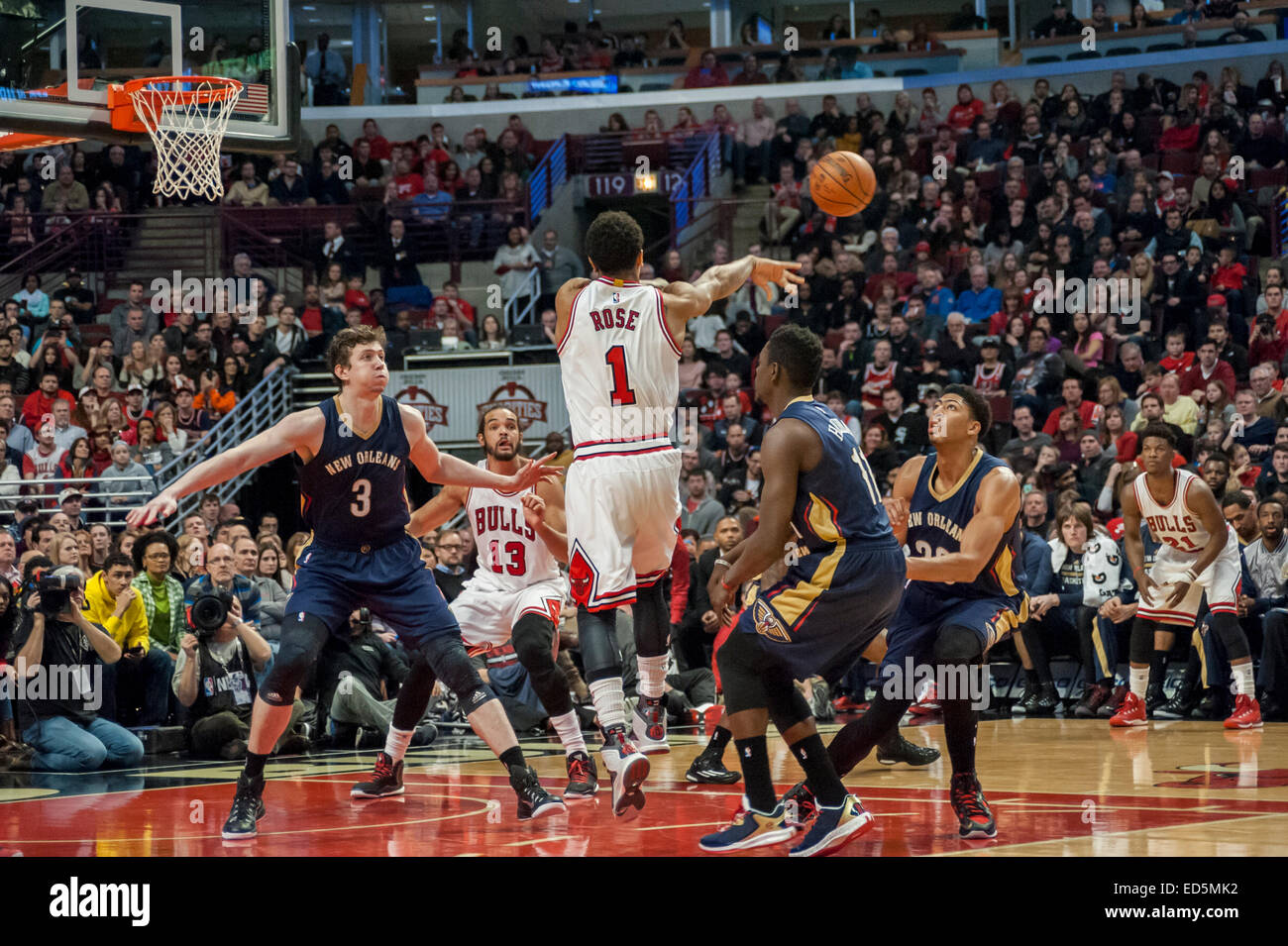 Chicago, USA. 27 December 2014. New Orleans Pelicans play the Chicago Bulls at the United Center