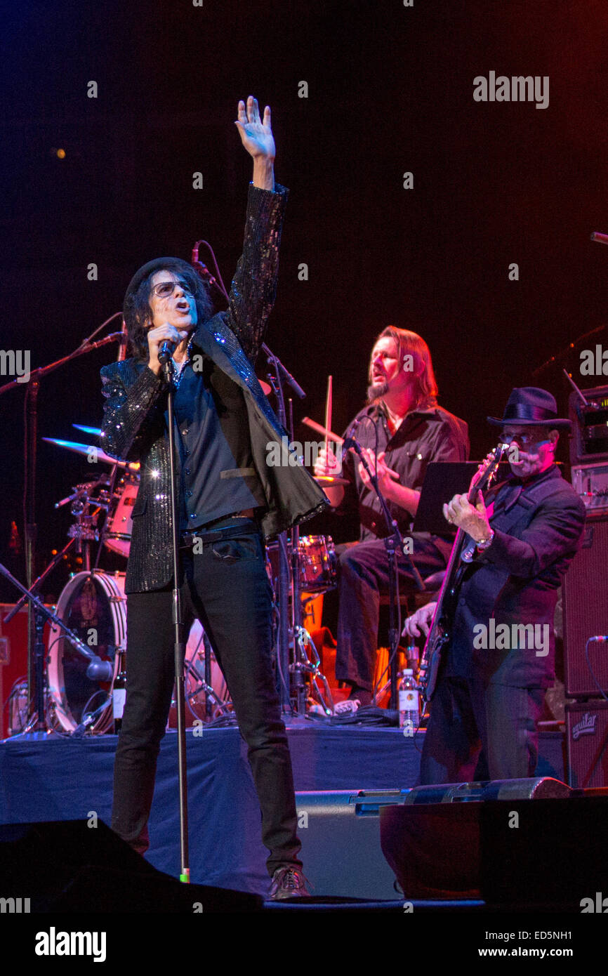 Chicago Illinois Usa 11th Dec 14 Singer Peter Wolf Of J Geils Stock Photo Alamy Chicago Illinois Usa 11th Dec 14 Singer Peter Wolf Of J Geils Stock Photo Alamy