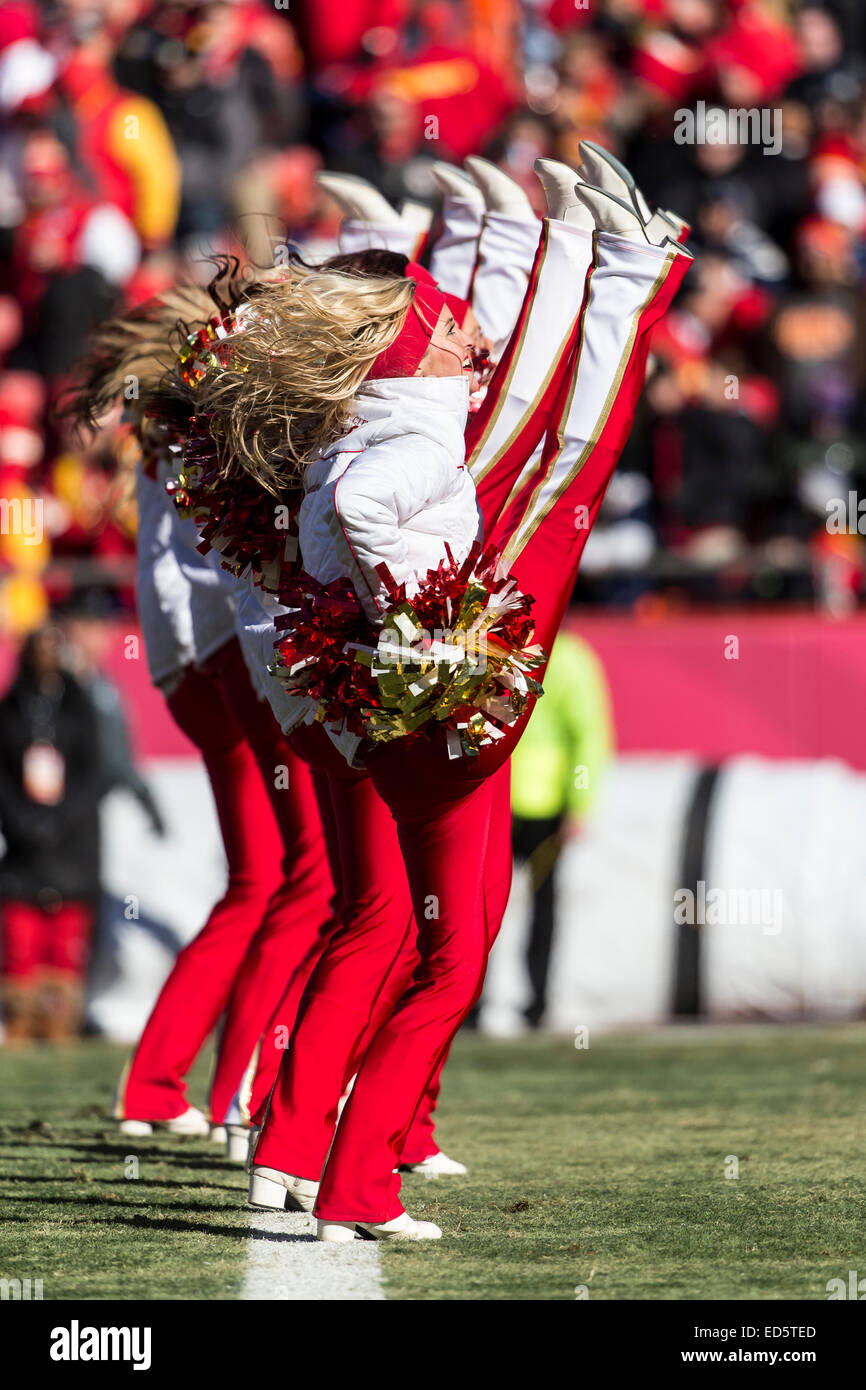 Kansas city chiefs cheer squad hi-res stock photography and images - Alamy