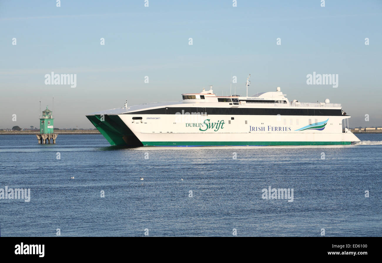 Irish ferry Johnathan swift entering Dublin port Stock Photo