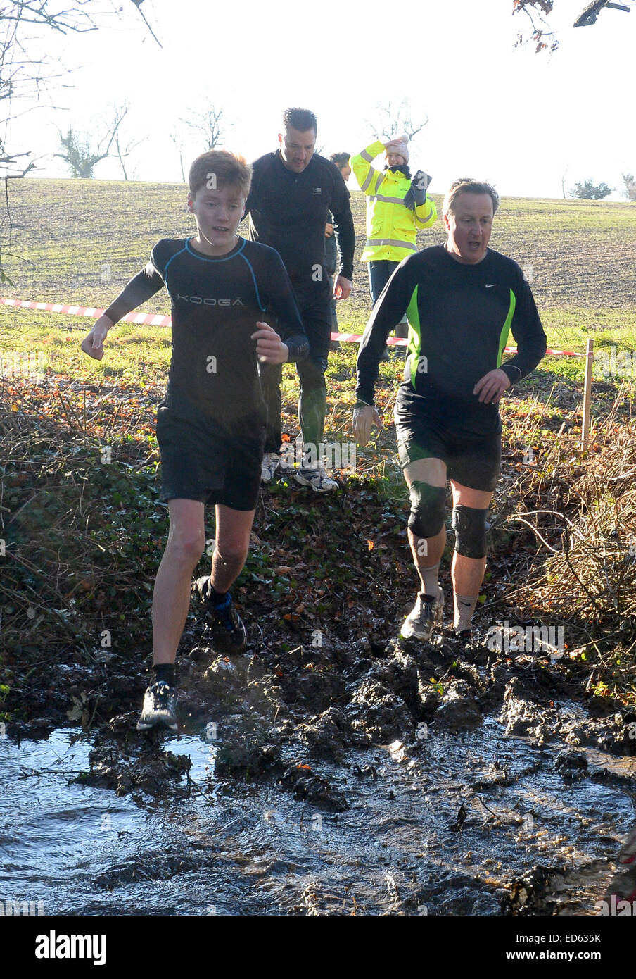 Chadlington, Oxfordshire, UK. 29th December, 2014. Prime Mininster David Cameron competes in The Great Brook Run which starts and finishes at The Tite Inn, Chadlington, Oxfordshire, UK. Pic by Denis Kennedy Credit:  Denis Kennedy/Alamy Live News Stock Photo