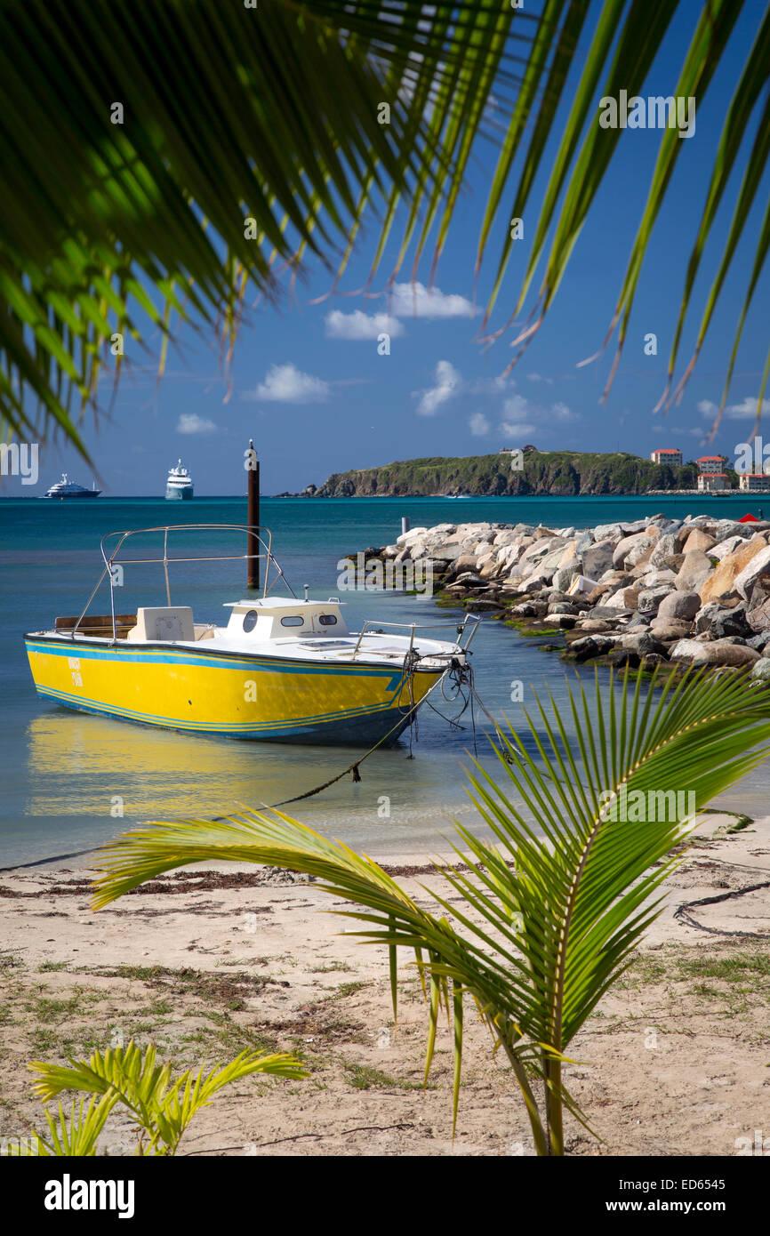 Boat tied up along the beach in Philipsburg, Sint Maarten, West Indies Stock Photo