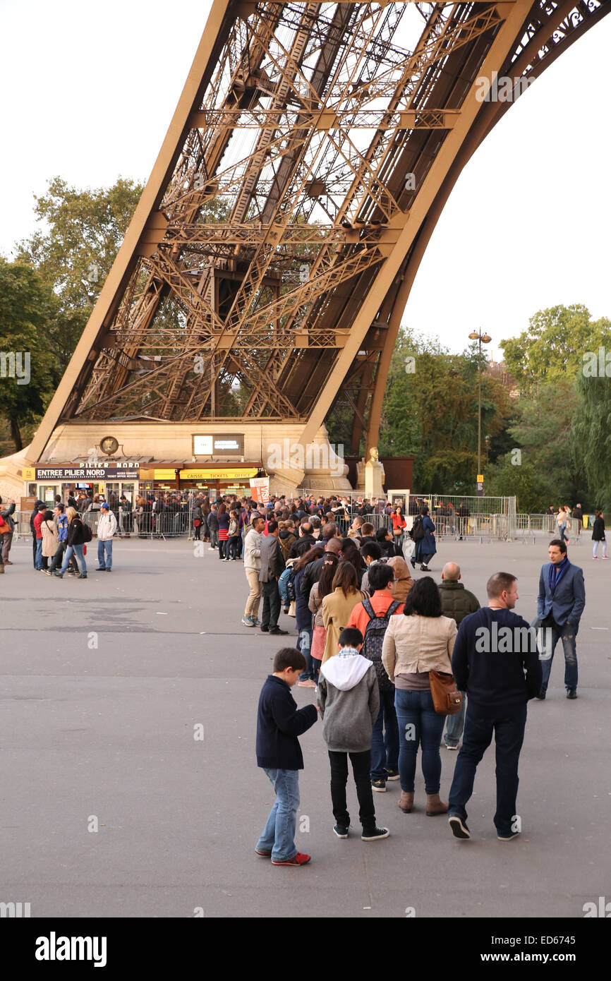 Eiffel tower tourist lineup Paris Stock Photo