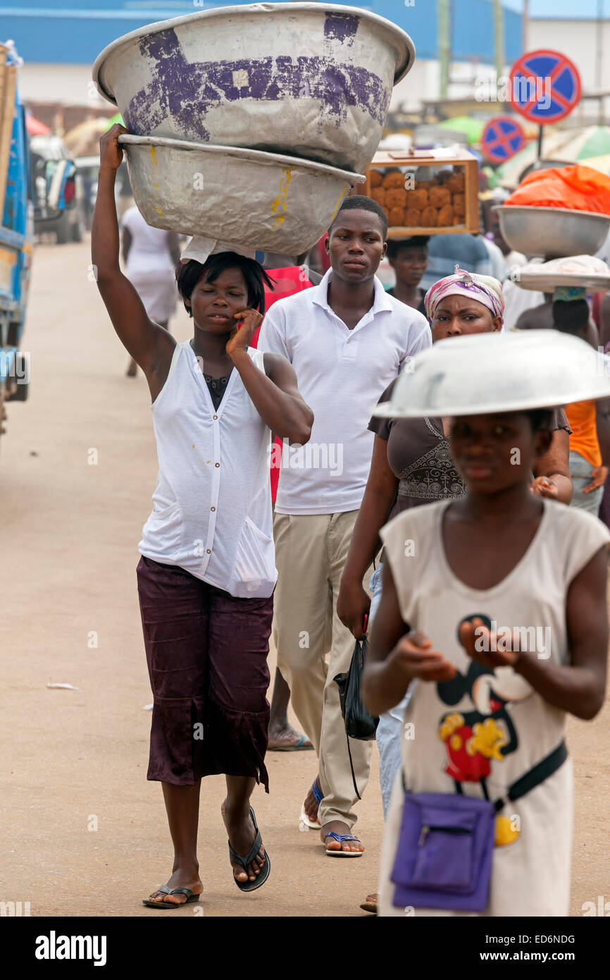 Traders at market at Elmina, Ghana, Africa Stock Photo