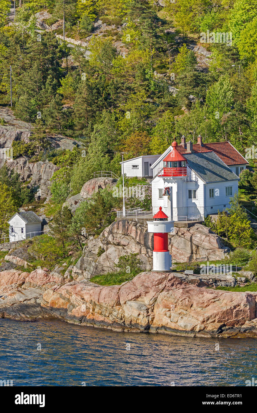 Mountainside houses hires stock photography and images Alamy