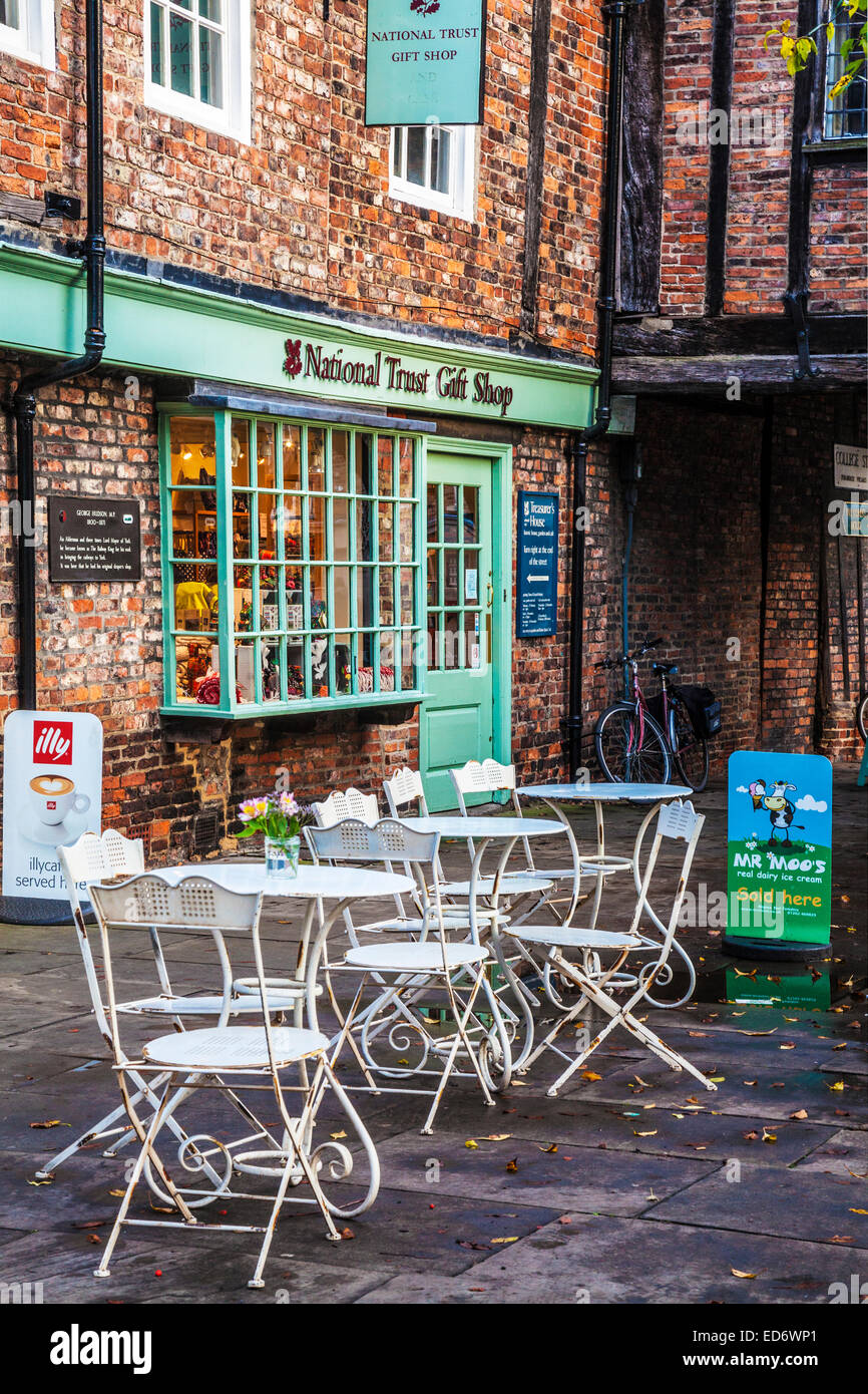 The National Trust Gift Shop in the old city centre of York Stock Photo