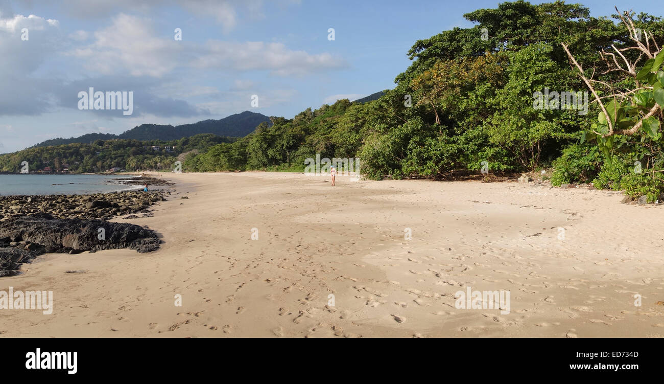 Beach with tropical rainforest behind, Ko koh Lanta, Krabi, Thailand. Southeast Asia. Stock Photo