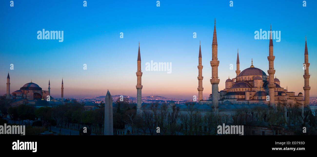 Sunset at The Blue Mosque, Sultanahmet Camii or Sultan Ahmed, and Hagia ...