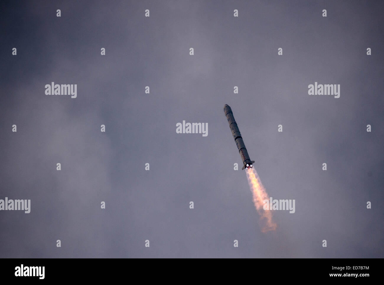 Xichang, China's Sichuan Province. 31st Dec, 2014. A Long March 3A rocket carrying meteorological satellite Fengyun-II 08 blasts off from the launching pad at Xichang Satellite Launch Center, southwest China's Sichuan Province, Dec. 31, 2014. China successfully launched Fengyun-II 08, its meteorological satellite, at 9:02 a.m. on Wednesday. The satellite will collect meteorological, maritime and hydrological data; and transmit information that will be used for weather forecasting and environment monitoring. Credit:  Liu Chan/Xinhua/Alamy Live News Stock Photo