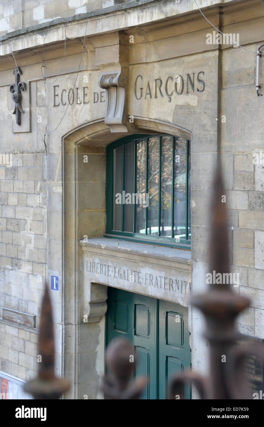 Ecole de garcons hi-res stock photography and images - Alamy