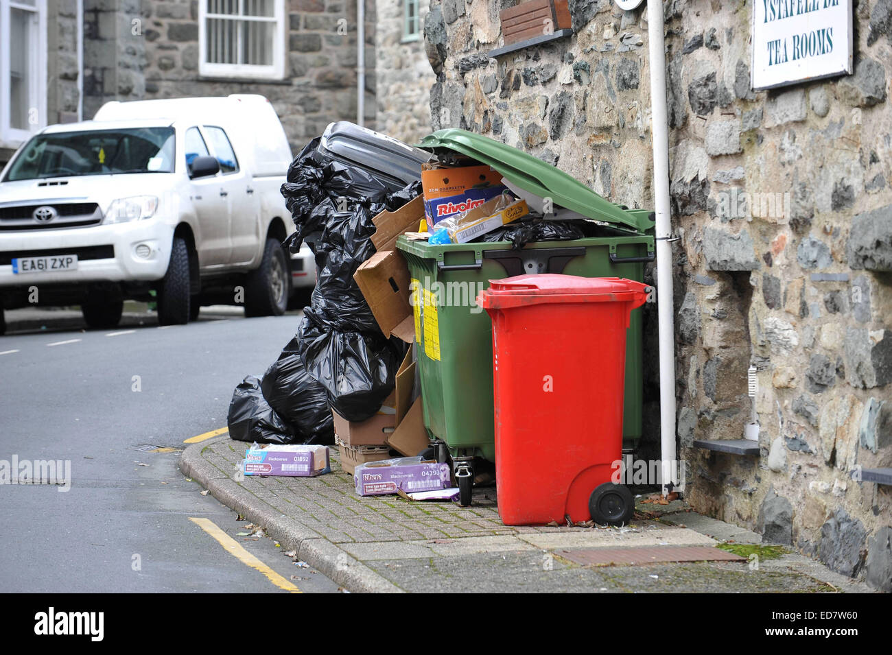 Bin overflow house hi-res stock photography and images - Alamy