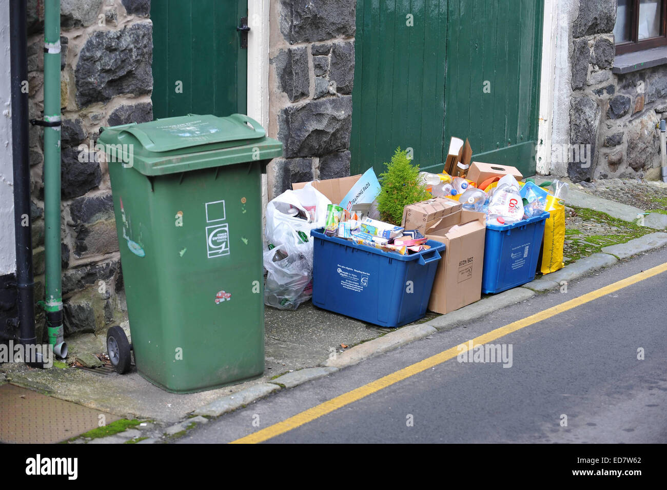 Gwynedd Council Three Week Bin Collection  Dolgellau, Gwynedd, Wales, Uk, 31/12/2014 Rubbish accumulated over the Xmas period Stock Photo