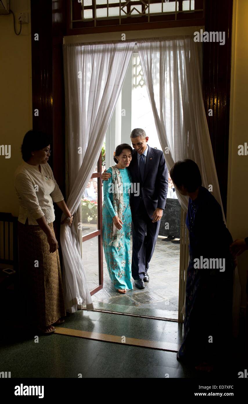 US President Barack Obama with Myanmar opposition leader, Daw Aung San Suu Kyi following a press conference at her residence November 14, 2014 in Yangon, Myanmar Stock Photo