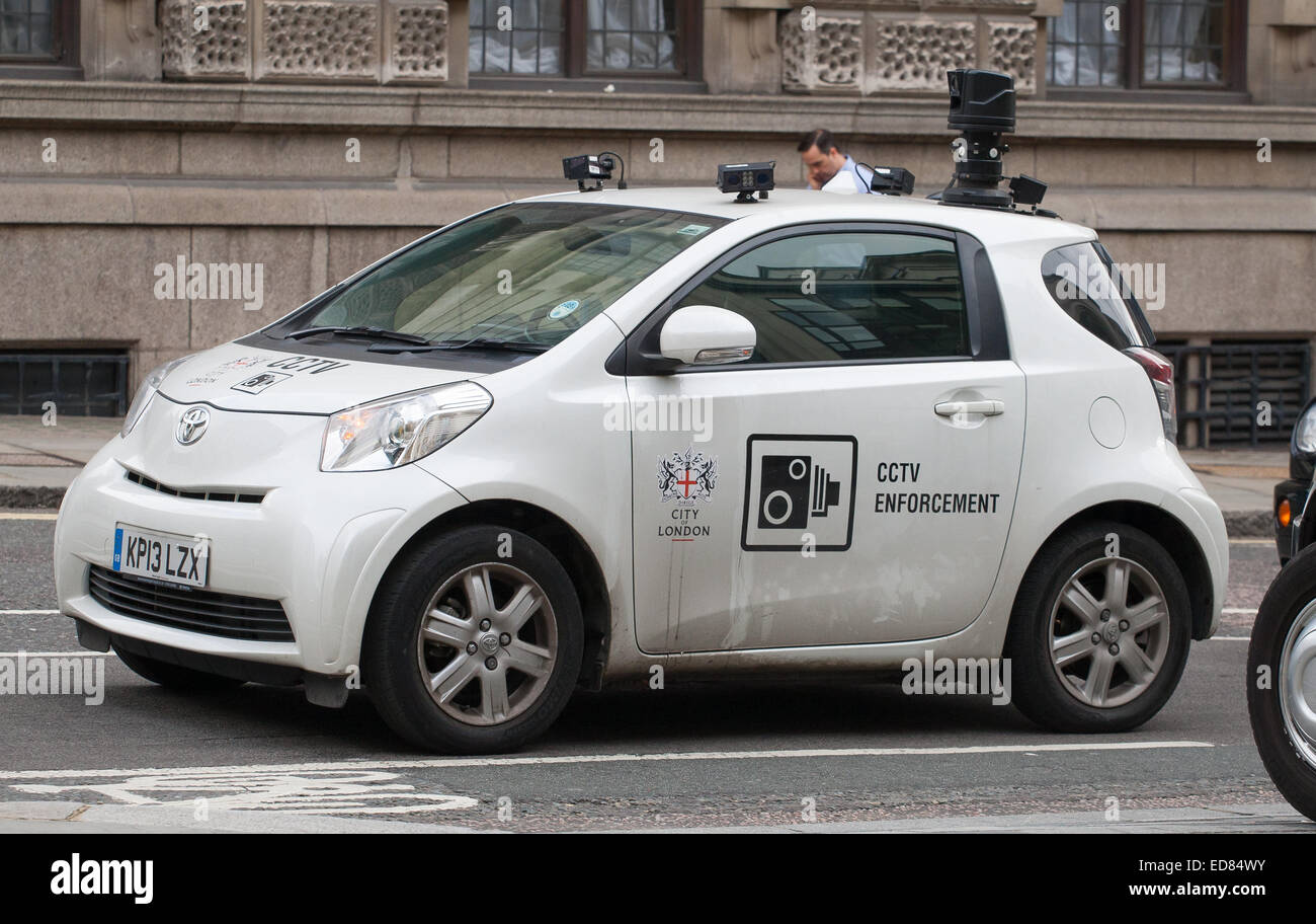 City of London CCTV car driving on Old Bailey Stock Photo