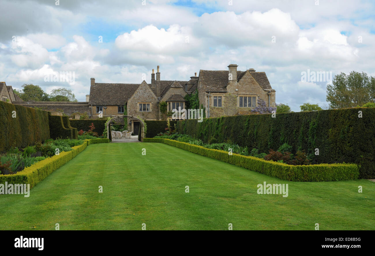 Cotswold manor house hires stock photography and images Alamy
