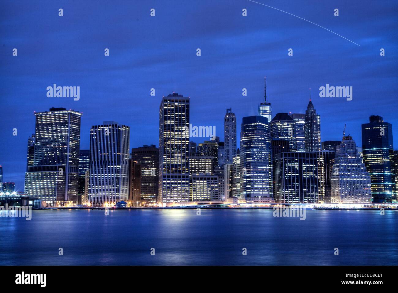 Skyline blue hour hi-res stock photography and images - Alamy
