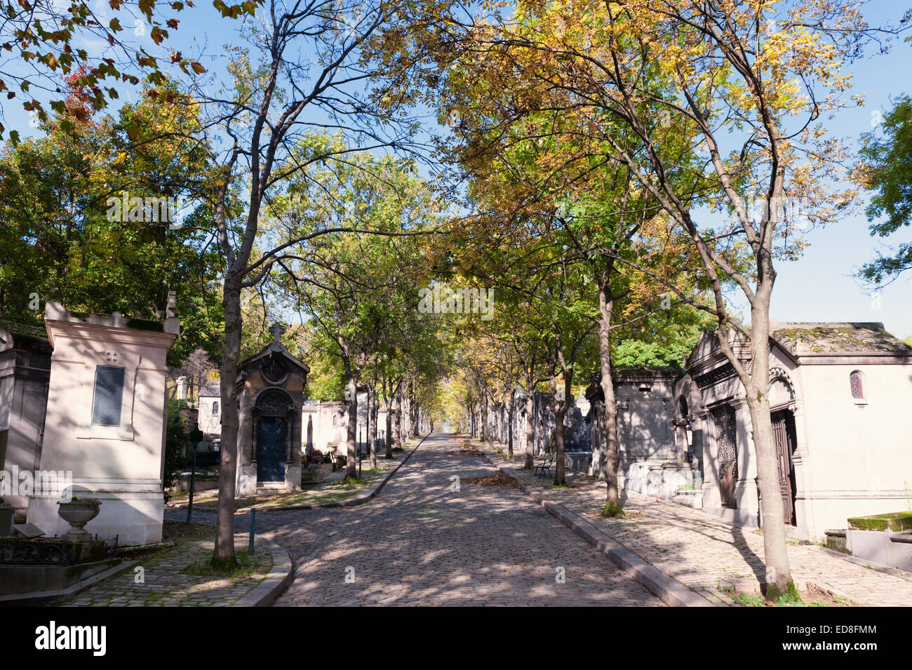 Père Lachaise Cemetery (Cimetière du Père-Lachaise) in autumn Stock Photo