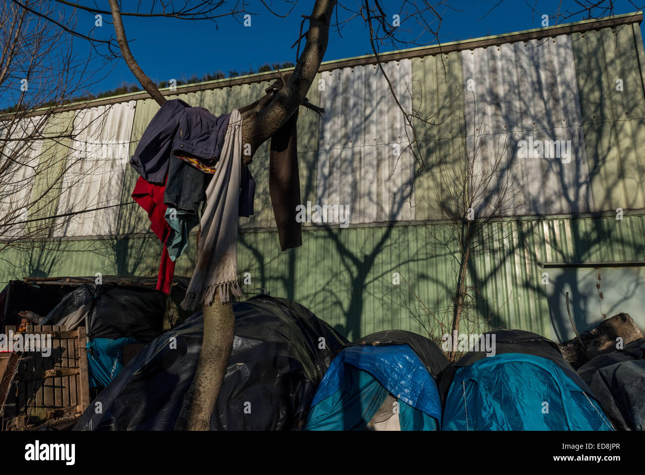 Thousands of illegal immigrants living in harsh conditions in Calais Stock Photo