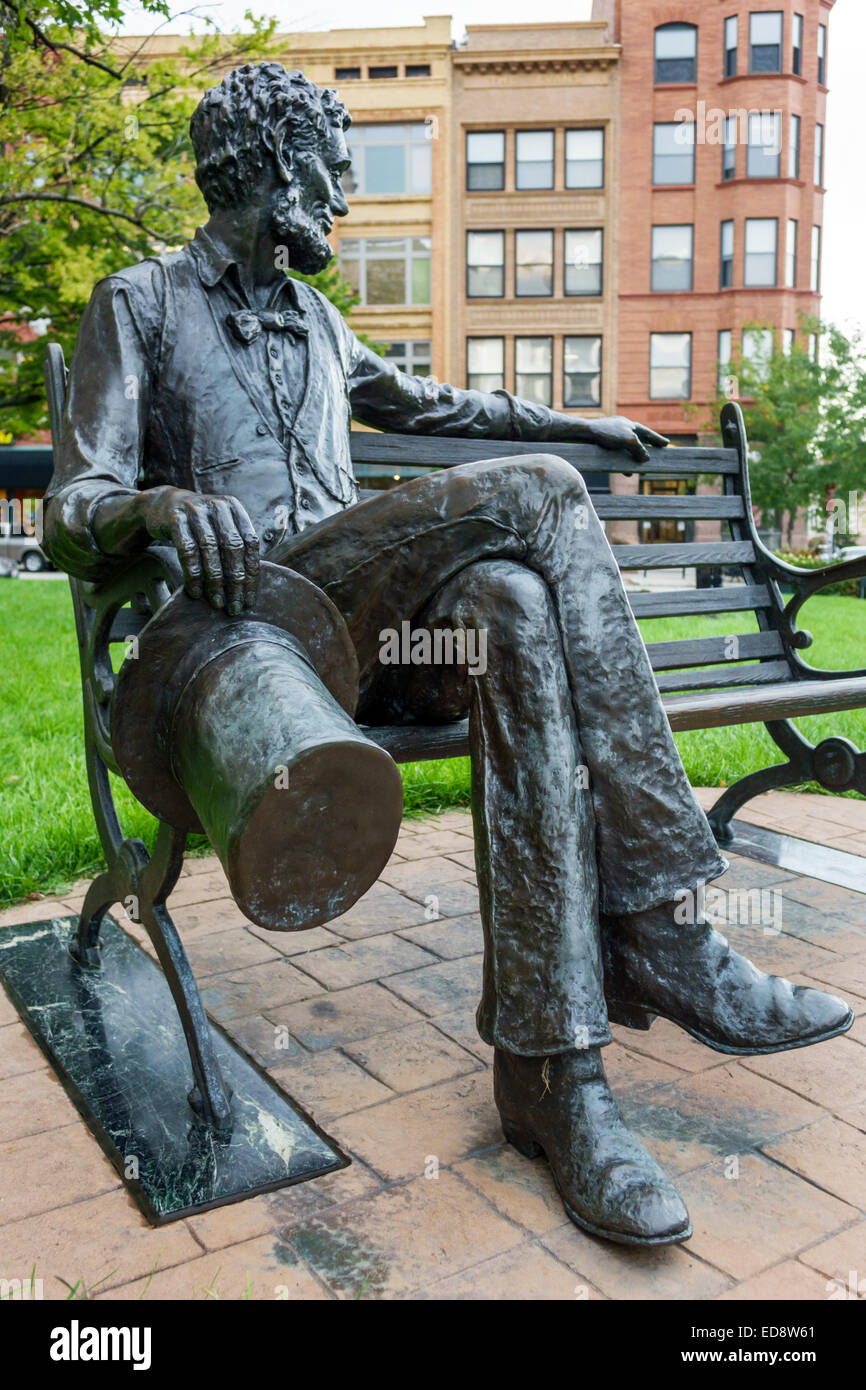 Illinois Bloomington,Downtown,McLean County Museum of History,county courthouse,statue,Abraham Lincoln,Lincoln Bench,Rick Harney,sculptor,top hat,Pres Stock Photo