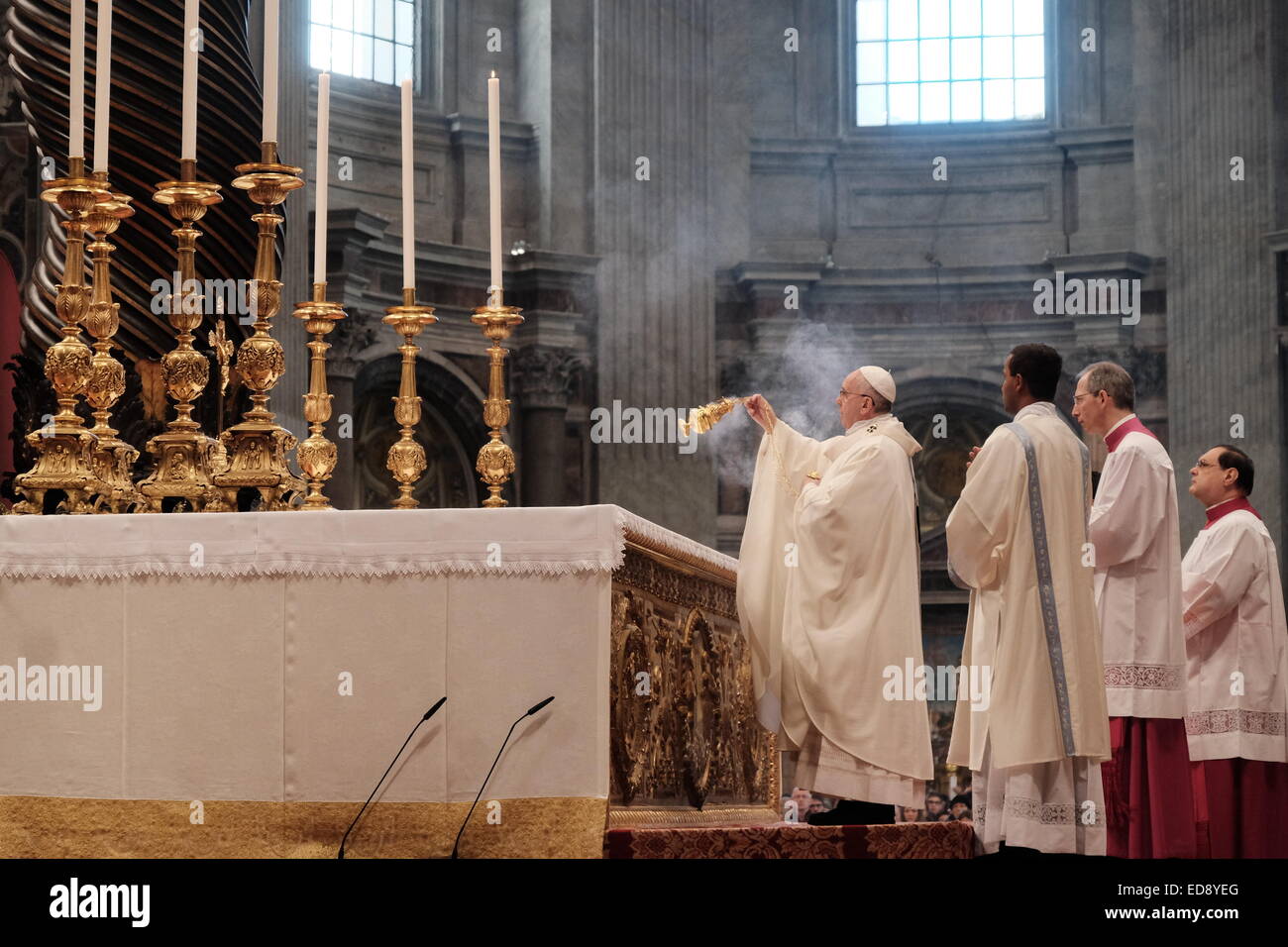 Vatican City. 1st January, 2015. Vatican City St Peter's Basilica 1th January 2015 the Mass of Pope Francis Credit:  Realy Easy Star/Alamy Live News Stock Photo