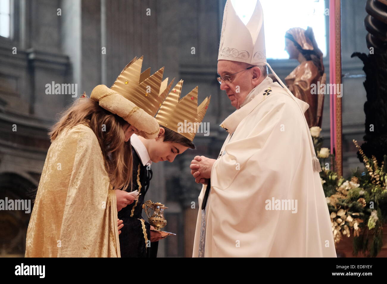 Vatican City. 1st January, 2015. Vatican City St Peter's Basilica 1th January 2015 the Mass of Pope Francis Credit:  Realy Easy Star/Alamy Live News Stock Photo