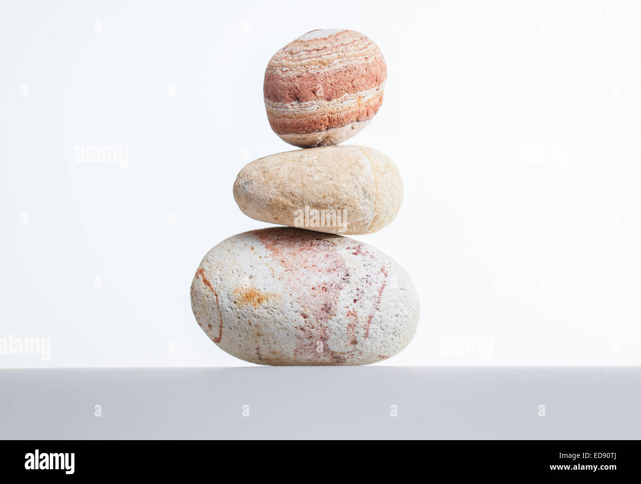 Pile of stones hi-res stock photography and images - Alamy