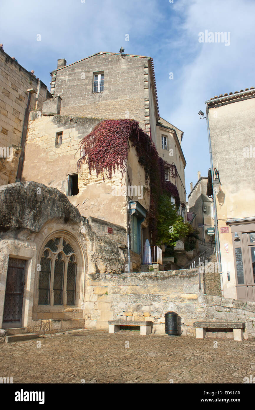Emilion village hi-res stock photography and images - Alamy
