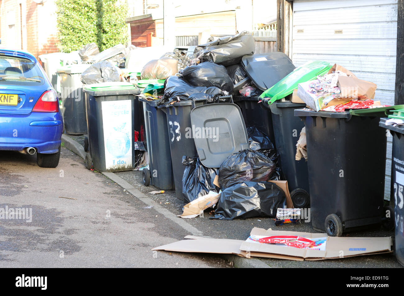 Council collection days hires stock photography and images Alamy