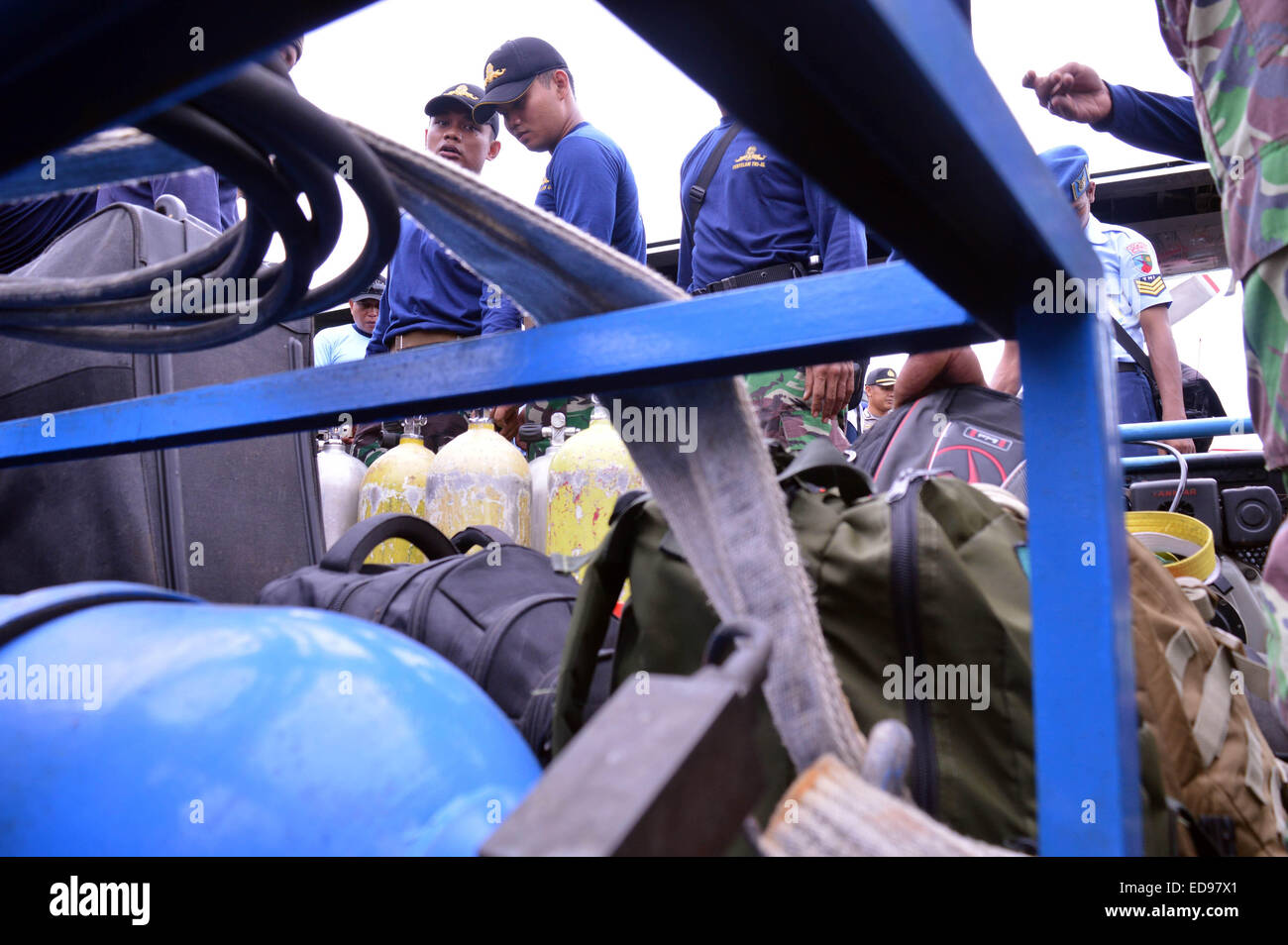 Indonesia navy master dive force prepare evacuation Air Asia QZ 8501 at Pangkalan Bun, Central Kalimantan. 2nd Jan, 2015. 31 December 2014 © Jeff Aries/ZUMA Wire/Alamy Live News Stock Photo