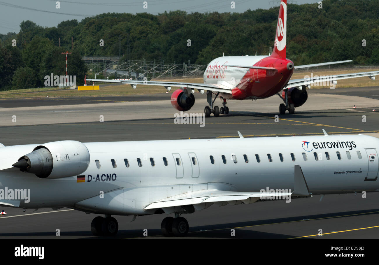 Bombardier crj900 hi-res stock photography and images - Alamy