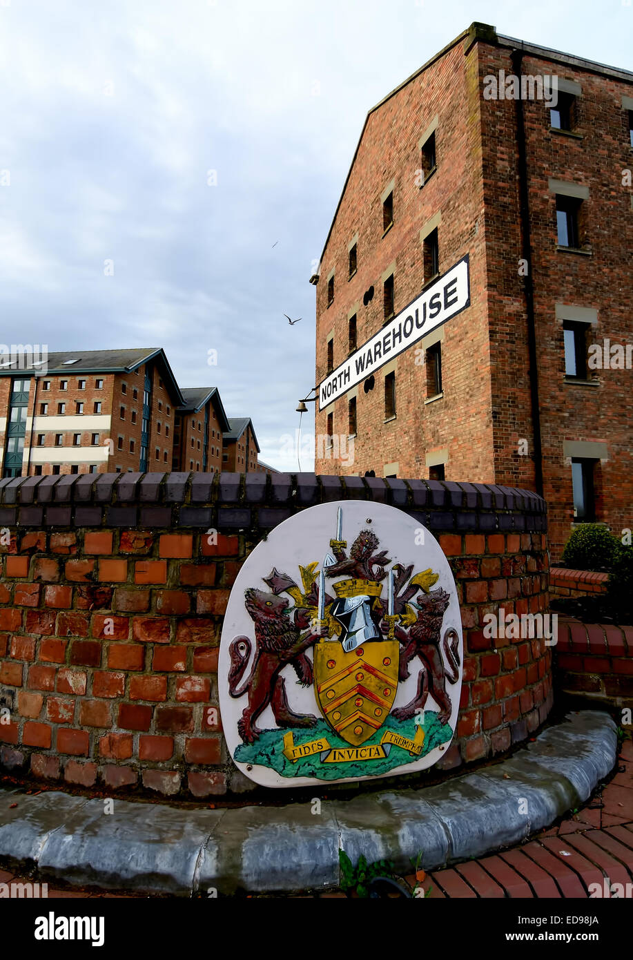 Gloucester docks housing flats hires stock photography and images Alamy