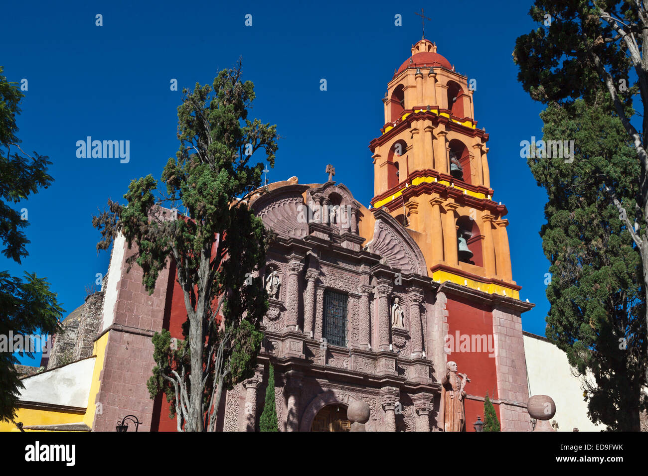 The stone carved facade of San Francisco Church -  SAN MIGUEL DE ALLENDE, MEXICO Stock Photo