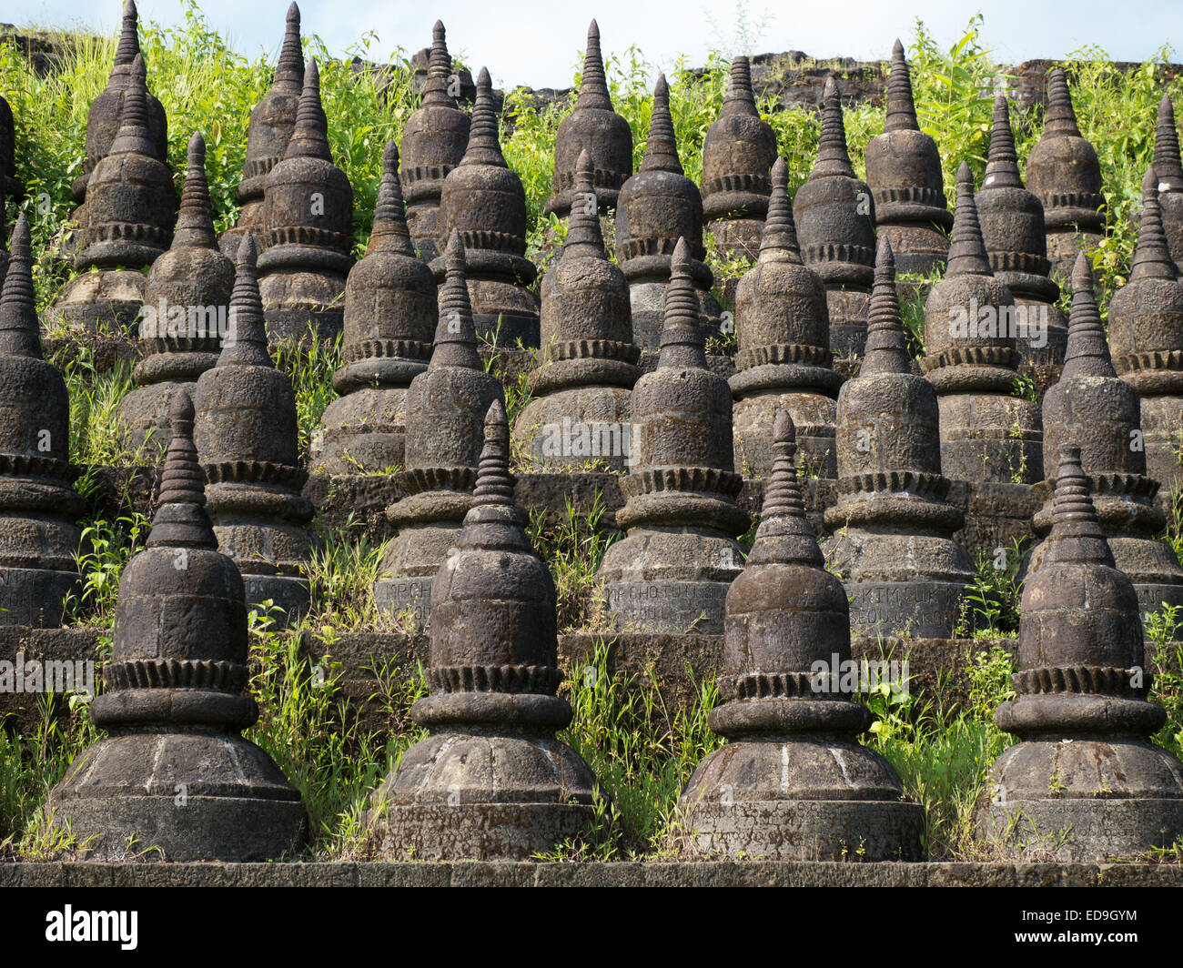 Detail of the Koe-thaung Temple in Mrauk U, Myanmar Stock Photo
