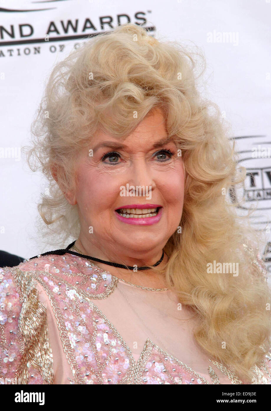 File. 2nd Jan, 2015. DONNA DOUGLAS, who played hillbilly bombshell Elly May Clampett on the baby-boomer-beloved 1960s sitcom The Beverly Hillbillies, has died in her Louisiana home. She was 81. PICTURED - Mar. 7, 2004 - Hollywood, California, U.S. - Donna Douglas at the TV Land Awards at Hollywood Palladium. Credit: Ed Geller/Globe Photos/ZUMAPRESS.com/Alamy Live News Stock Photo