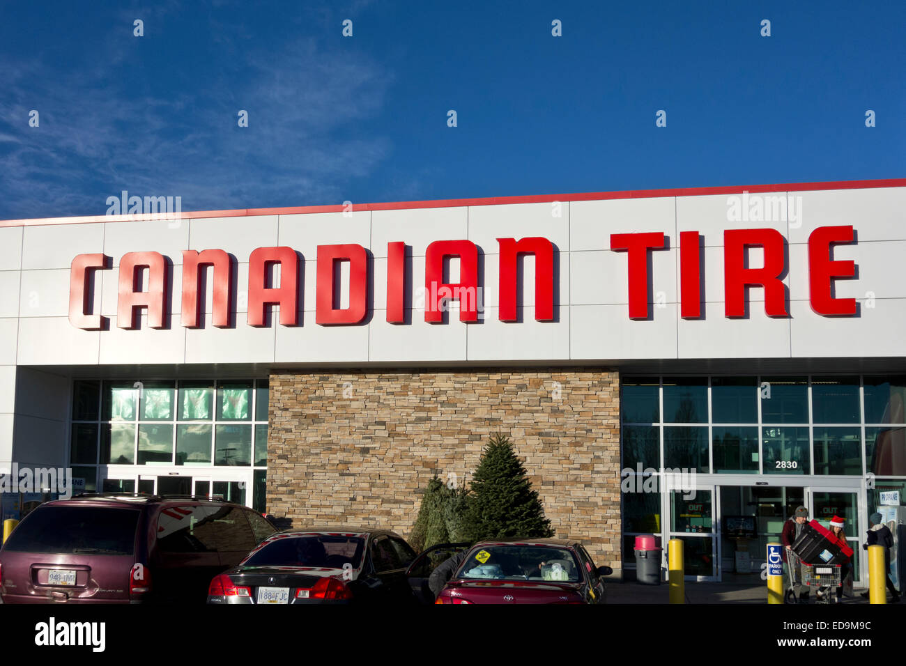 Canadian tire store in Toronto, Canada Stock Photo - Alamy