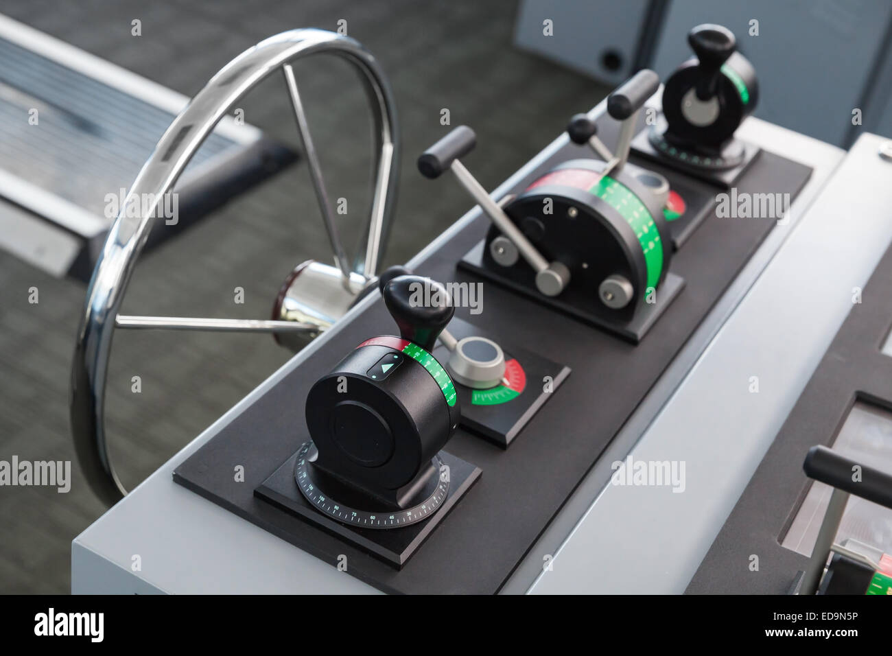 Throttle ship hires stock photography and images Alamy