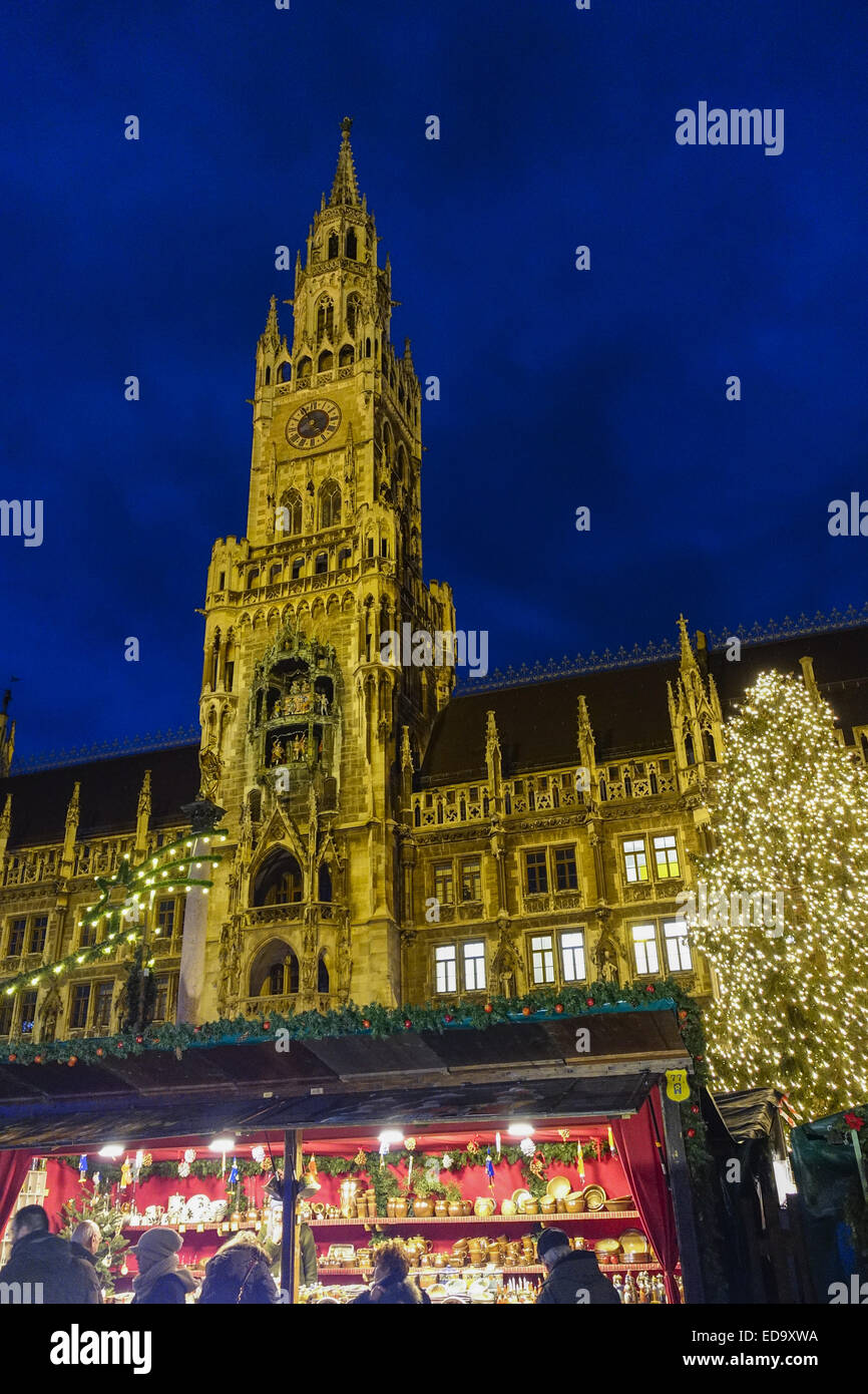 Christkindlmarkt, Weihnachtsmarkt am Münchner Marienplatz Stock Photo