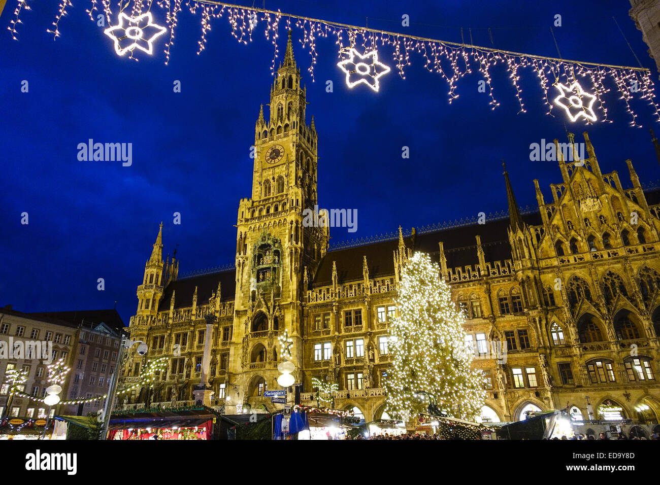 Christkindlmarkt, Weihnachtsmarkt am Münchner Marienplatz Stock Photo