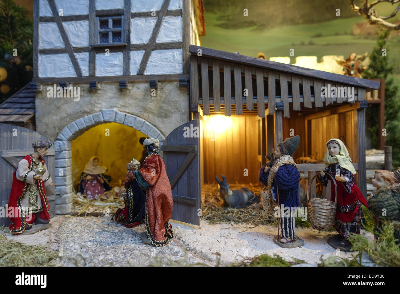 Traditionelle Weihnachtskrippe am Chrsitkindlesmarkt im Nürnberger