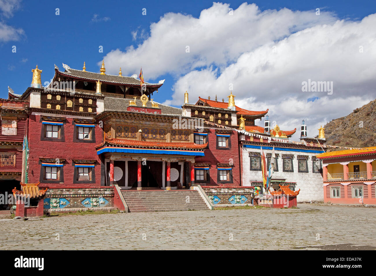 Tagong Monastery Kham tibet hi-res stock photography and images - Alamy