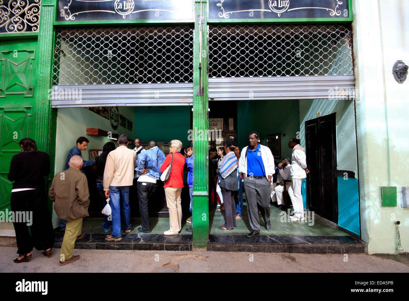 Queuing for a morning coffee at the old La Luz Coffee Shop in old Havana, Cuba Stock Photo