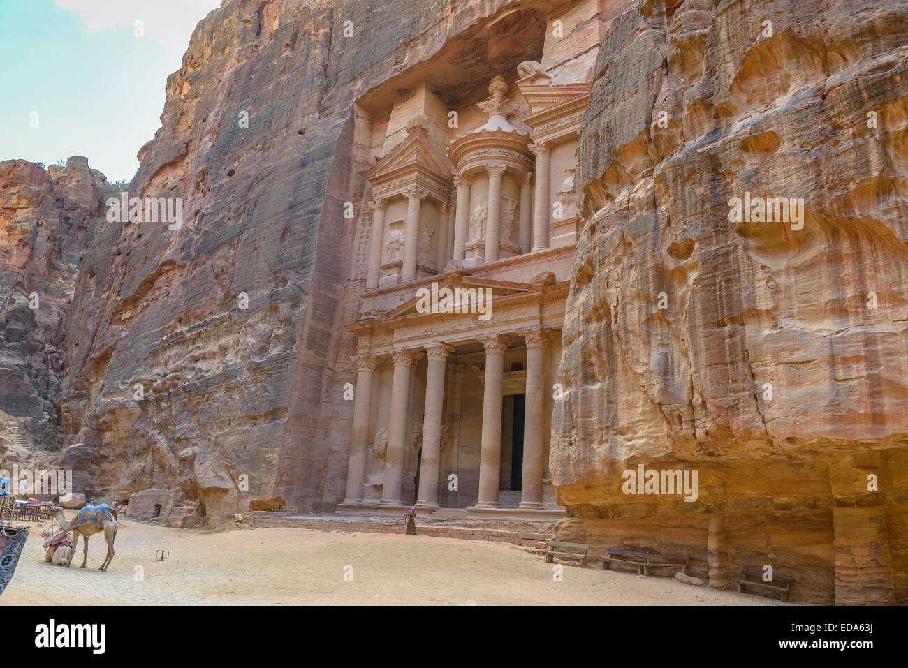The Treasury in the  Ancient city of Petra carved out of the rock, Jordan Stock Photo