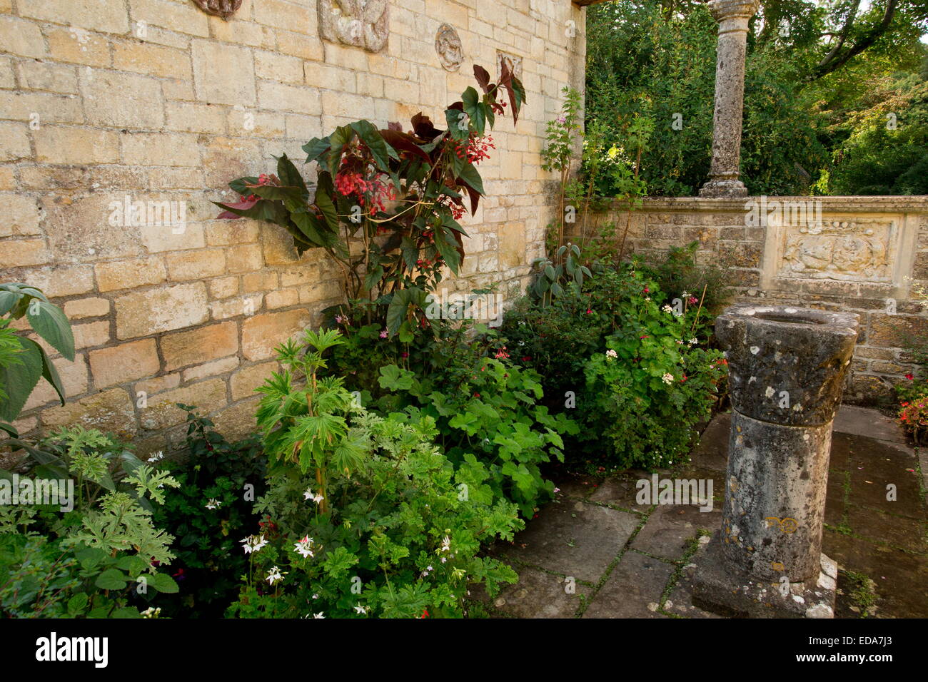 Italianate Garden designed by Harold Peto at Iford Manor, by the River Frome, in Wiltshire. Stock Photo