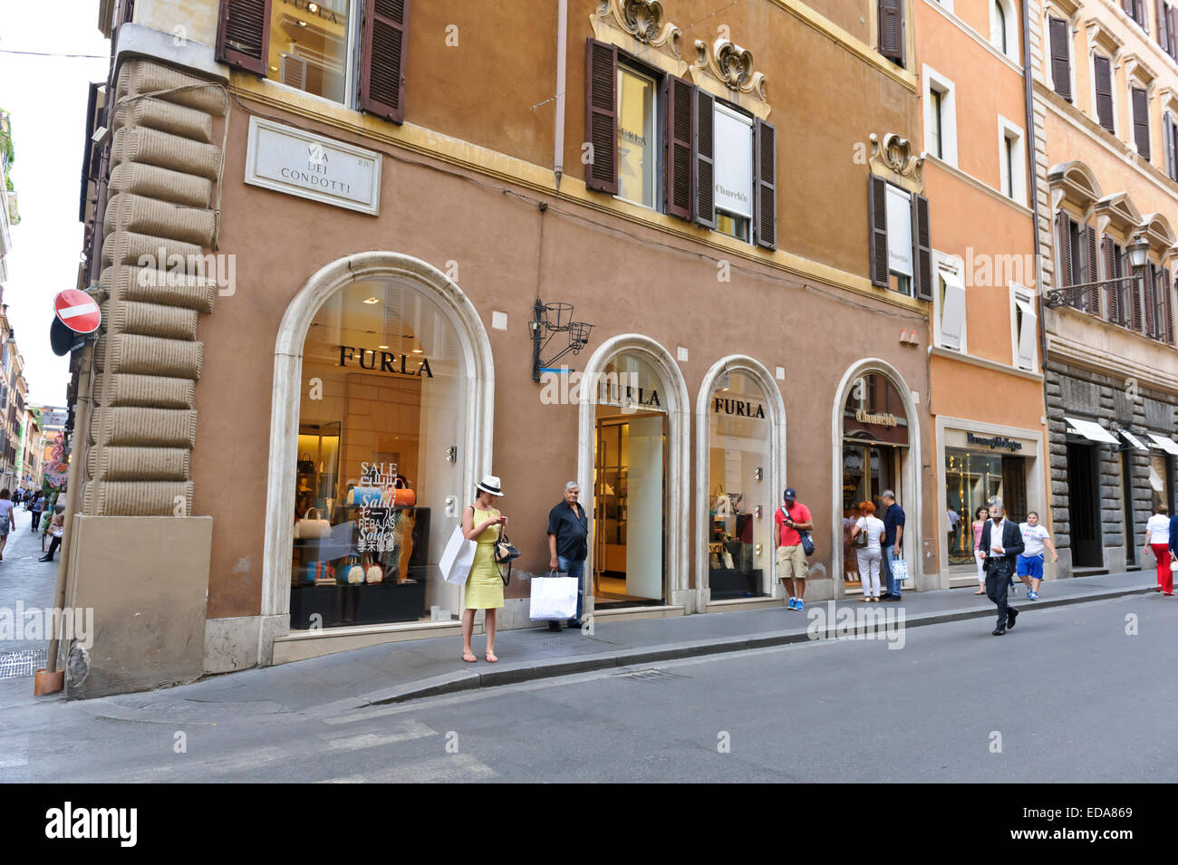 Designer shop rome hi-res stock photography and images - Alamy