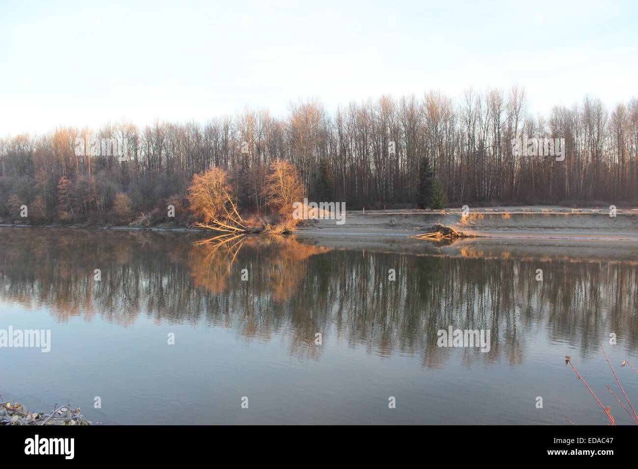 Reflect in water hi-res stock photography and images - Alamy