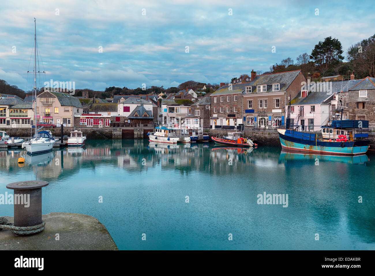 Padstow cornwall beach houses hi-res stock photography and images - Alamy