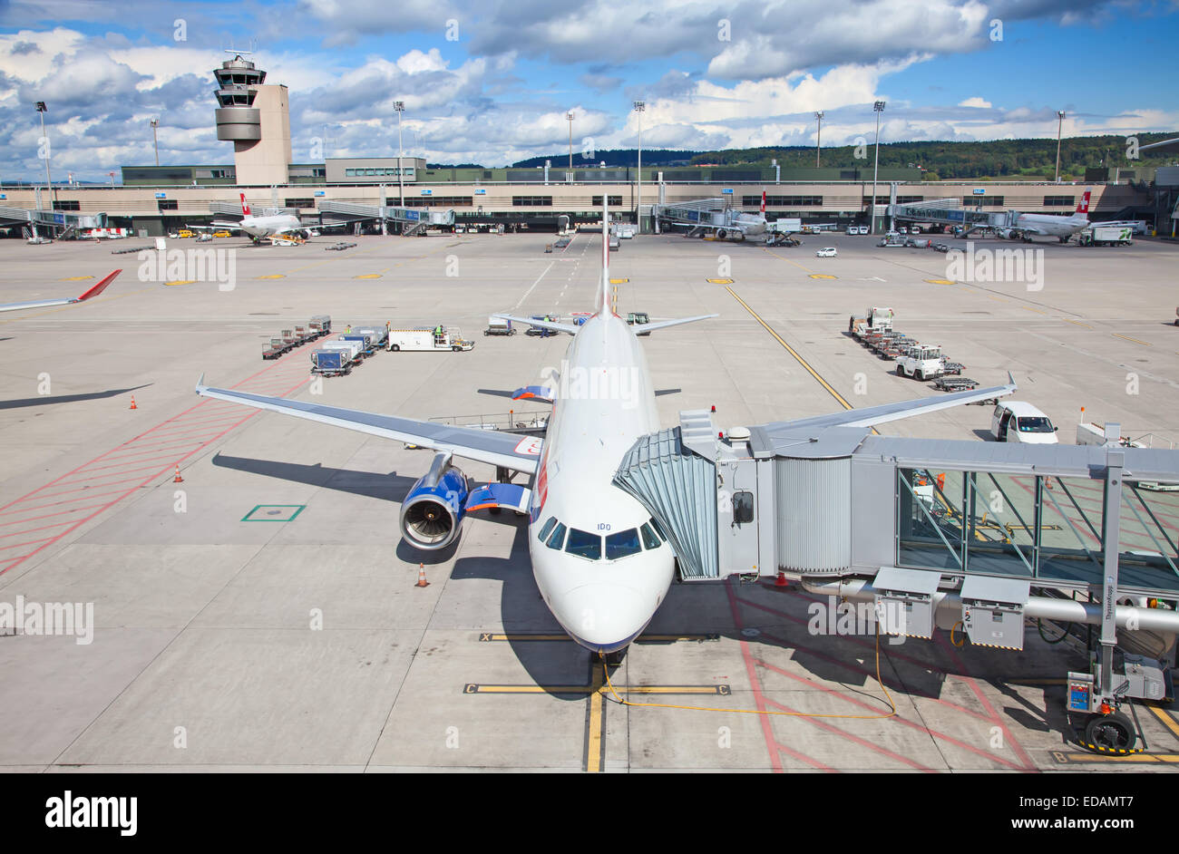 ZURICH - SEPTEMBER 21: British Airways A-330 preparing for flight on September 21, 2014 in Zurich, Switzerland. Zurich airport i Stock Photo