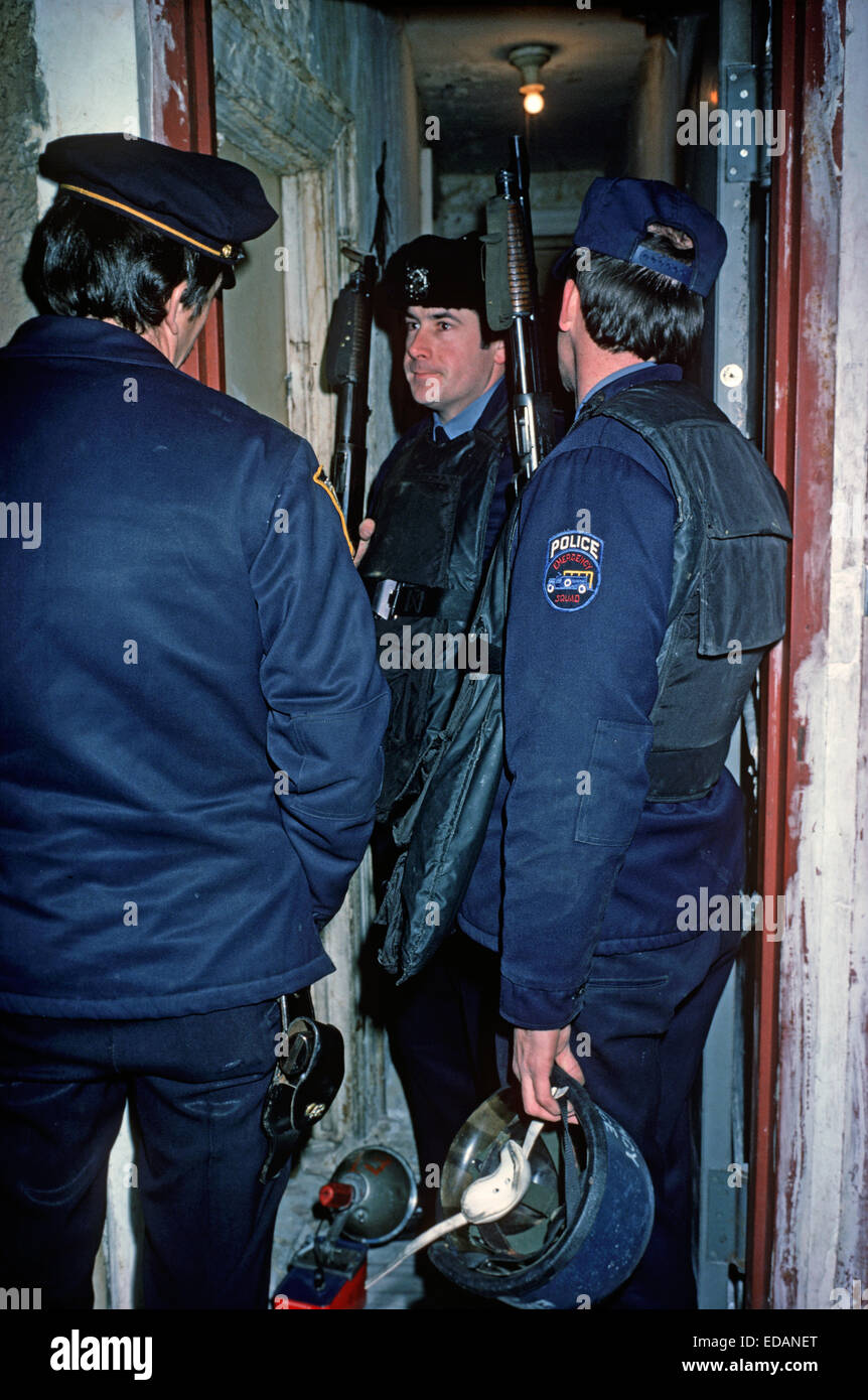USA, HARLEM, NEW YORK CITY - APRIL 1978. New York Emergency Squad police in Harlem, New York City. Stock Photo